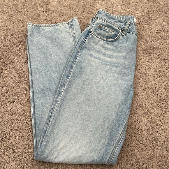 H&M high waisted, straight leg jeans - Picture 1 of 3
